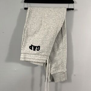 GAP grey sweatpants - size: small
